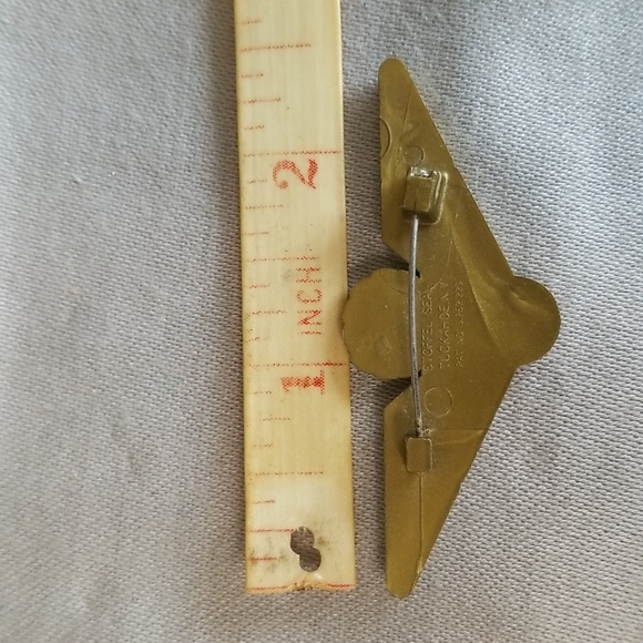 TWA Airlines WINGS pin Vintage - Picture 2 of 4